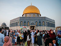 Массовая молитва мусульман на Храмовой горе: под флагами ПА и ХАМАСа. Фоторепортаж