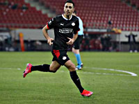 Эран Заави забил три гола, Марио Гетце - два. Ошибка Муслеры