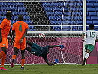 Олимпиада. Футбол. Первый автогол. Первым был удален игрок