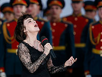 Знаменитой французской певице Мирей Матьё – 75. Фотогалерея