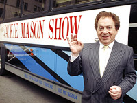 Умер известный американский комик Джеки Мейсон, собиравшийся стать раввином