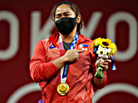 Олимпиада. Тяжелая атлетика. Филиппинка установила два олимпийских рекорда. Спортсменка из Казахстана завоевала бронзу