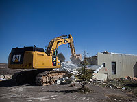 В поселении Адораим разрушают незаконно построенные дома