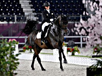 Олимпиада. Конный спорт. Немки завоевали золотую и серебряную медали в выездке