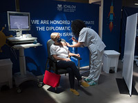 Коронавирус в Израиле: за сутки выявлены около 4000 зараженных, 15 больных COVID-19 умерли