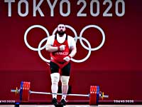 Олимпиада. Тяжелая атлетика. Грузин установил три мировых рекорда