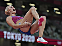 Олимпиада. Прыжки с шестом. Победила американка. Россиянка на втором месте, украинка -  на пятом