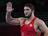 Олимпиада. Вольная борьба. В схватке чемпионов прошлой олимпиады победил россиянин