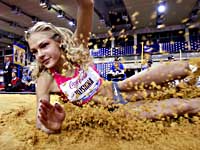 Олимпиада. Российскую легкоатлетку Дарью Клишину увезли со стадиона на кресле-каталке