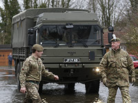 Правительство Великобритании хочет бросить армию на борьбу с дефицитом в магазинах и аптеках