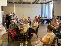 В новых квартирах стариков из