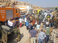 Недалеко от Халамиша перевернулся грузовик, водитель получил тяжелые травмы