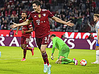 Чемпионат Германии. Левандовски забил три мяча.