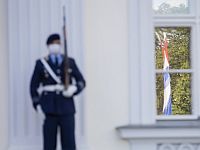 Нидерланды прекращают принимать непривитых израильтян, привитым придется 