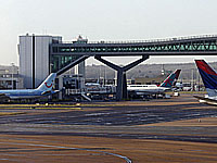 Самолет со сборной Германии совершил вынужденную посадку в Шотландии