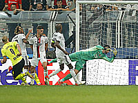 Холанн забил.