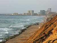 Пляж Ноф-Ям в Герцлии закрыт для купания из-за угрозы обвалов