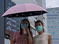 Исследователи предполагают, что в начале пандемии было две вспышки заражений слегка отличающимися коронавирусами