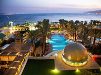 На пляже в Эйлате стало плохо пожилому мужчине, он госпитализирован в тяжелом состоянии