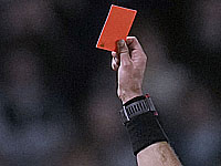 Чемпионат Италии. Тренер ударил судью и решил