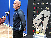 Скандал в США. Тренера подозревают в принуждении футболисток к сексу