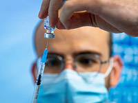 Le Temps. С третьей дозой Израиль легче дышит перед лицом COVID