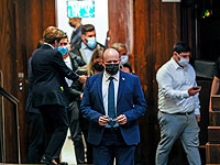 Оппозиция вынудила Беннета явиться на заседание и ответить на вопросы об