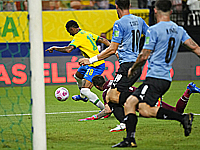 Неймар и Суарес забили. Бразильцы разгромили сборную Уругвая. Победа аргентинцев