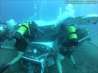 Около побережья Ливана найдены разбившийся самолет и тела двоих погибших