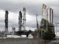 Взрыв на НПЗ в Кувейте, есть пострадавшие