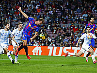 Лига чемпионов.  Киевляне проиграли в Барселоне. Пике повторил рекорд Роберто Карлоса