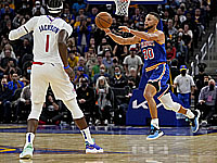 Карри набрал 45 очков.