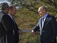 Путин пригласил Беннета в Санкт-Петербург