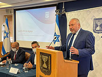 Пакетная сделка: повышение минимальной зарплаты и дополнительный день отпуска в обмен на год тишины