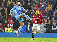 Криштиану Роналду получил желтую карточку. В дерби Манчестера победили 