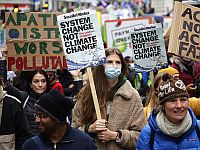 В Глазго около 100 тысяч человек приняли участие в