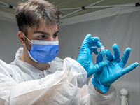 Коронавирус в Израиле: менее 6400 зараженных, за неделю умерли 29 больных COVID-19