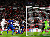 Англичане вышли в финальную часть чемпионата мира. Удаление на 10-й секунде матча