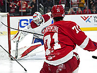 Победная шайба Ларкина. Рекорды  Шайфли и Маршессо