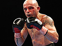 Сенсация в боксе. Кико Мартинес нокаутировал Кида Гэлэхэда и стал чемпионом мира