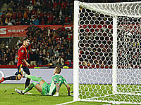 Сербы и испанцы сыграют на чемпионате мира. Шведы и португальцы - в стыковых матчах