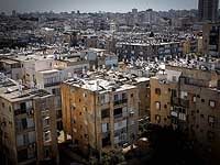 Жительница Бат-Яма пожаловалась на заклинившую дверь в квартире. Она и ее соседи эвакуированы