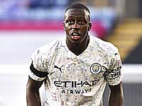 Чемпиона мира по футболу обвиняют в серии изнасилований