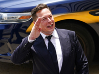 Маск продал очередную часть акций Tesla более чем на 1 миллиард долларов
