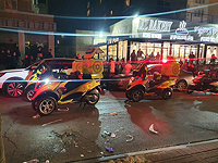 На набережной Бат-Яма мотоциклист сбил пешехода, после чего врезался в дерево