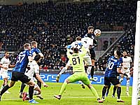 Джеко забил два гола.