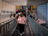 Запрещен въезд в Израиль иностранцам, израильтяне после возвращения направляются в карантин