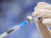 Год под знаком вакцины в Израиле: за и против. Опрос NEWSru.co.il