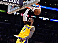 Леброн Джеймс набрал 30 очков в матче против 