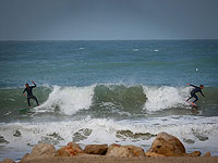 Шторм и серферы. Фоторепортаж с израильского побережья Средиземного моря
